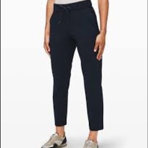Lululemon On The Fly 7/8 Pant - Woven- Size 4